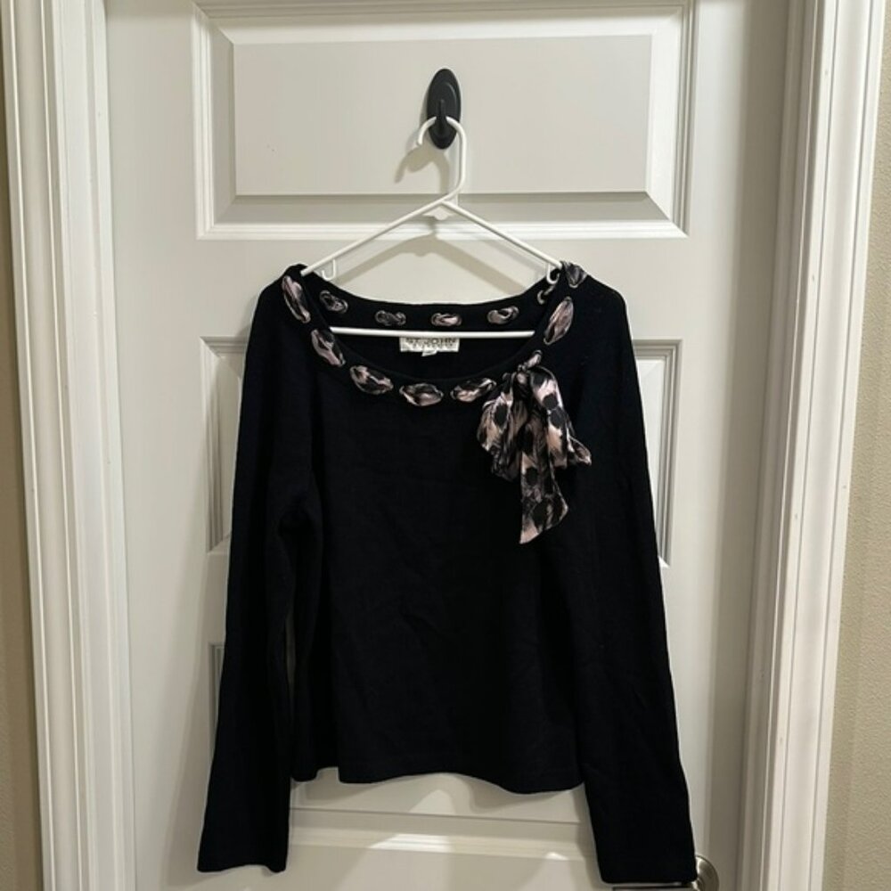 ✨St. John Co Bow Front Sweater✨
